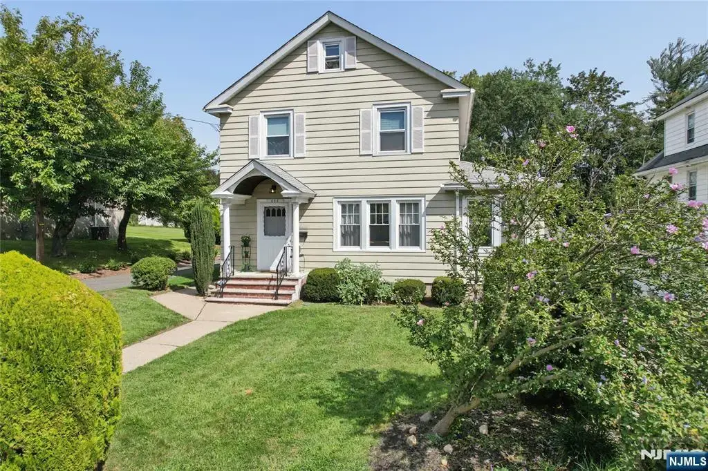 656 Orchard Street, Oradell
