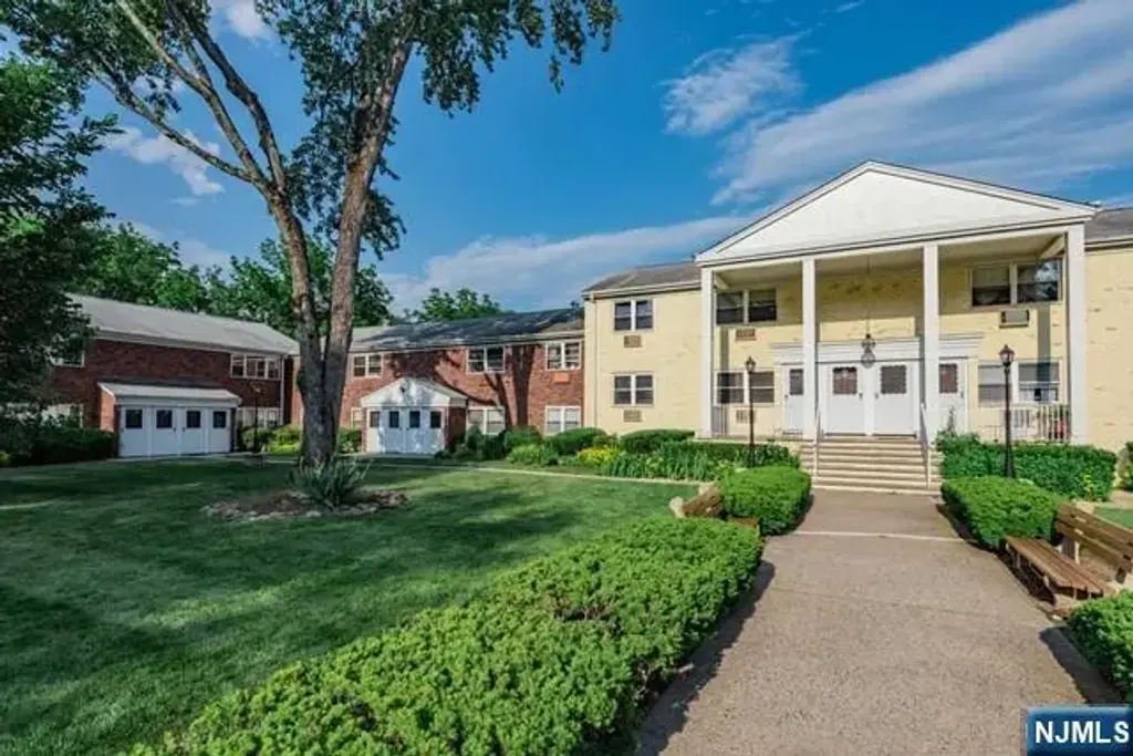 127 Regency, Ramsey