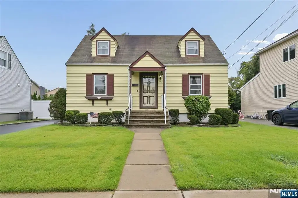 39-18 Jasper Road, Fair Lawn