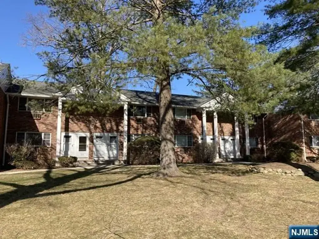 208 Washington 208, Ramsey