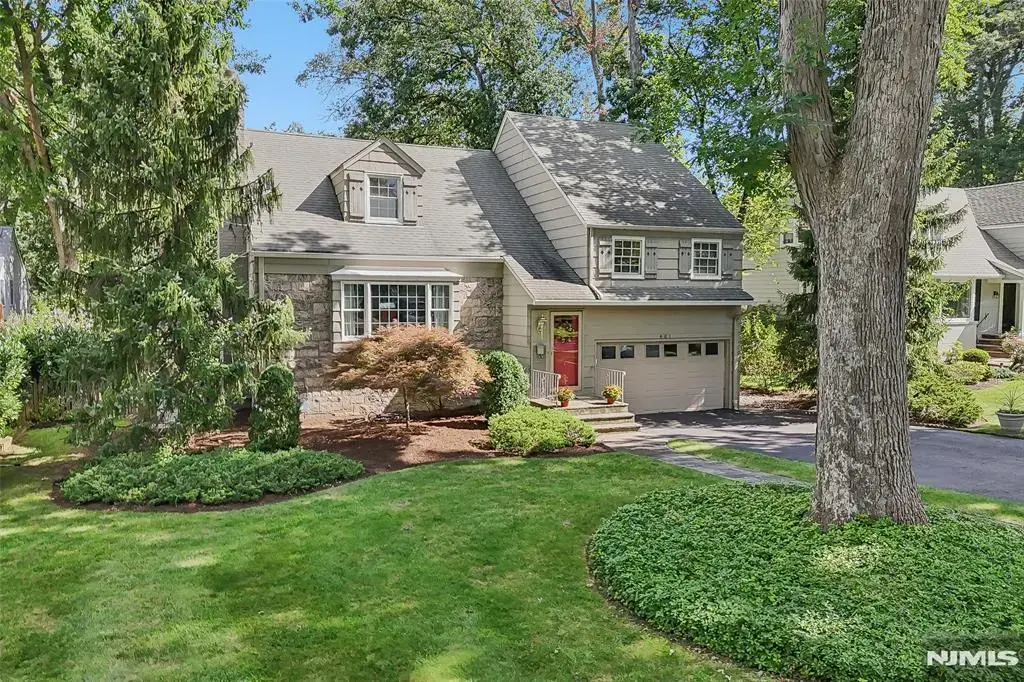 401 Hamilton Road, Ridgewood