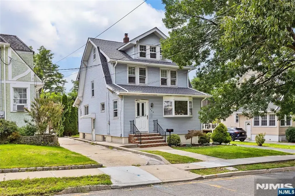 246 Cypress Avenue, Bogota