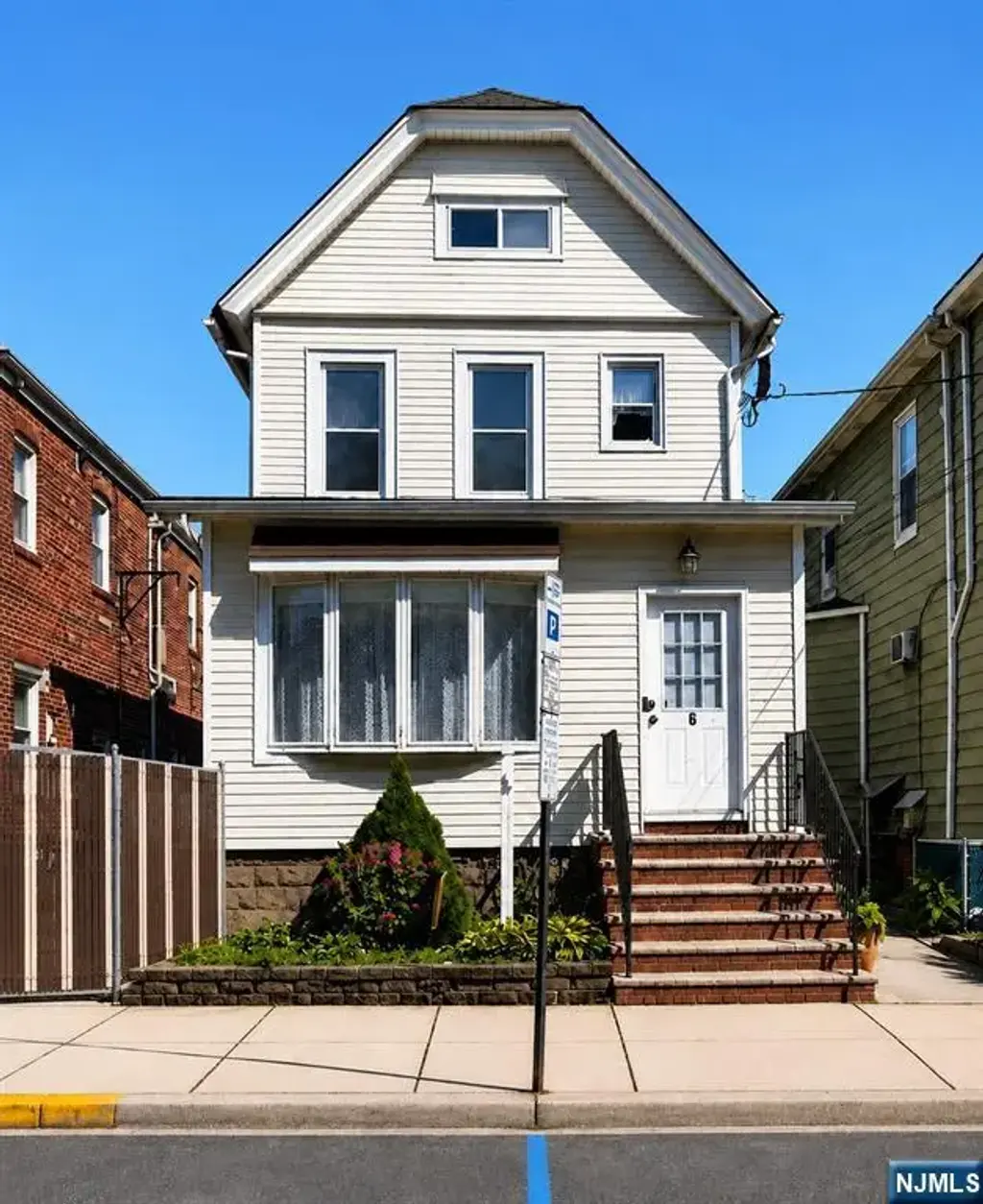 6 Lincoln Place, East Rutherford