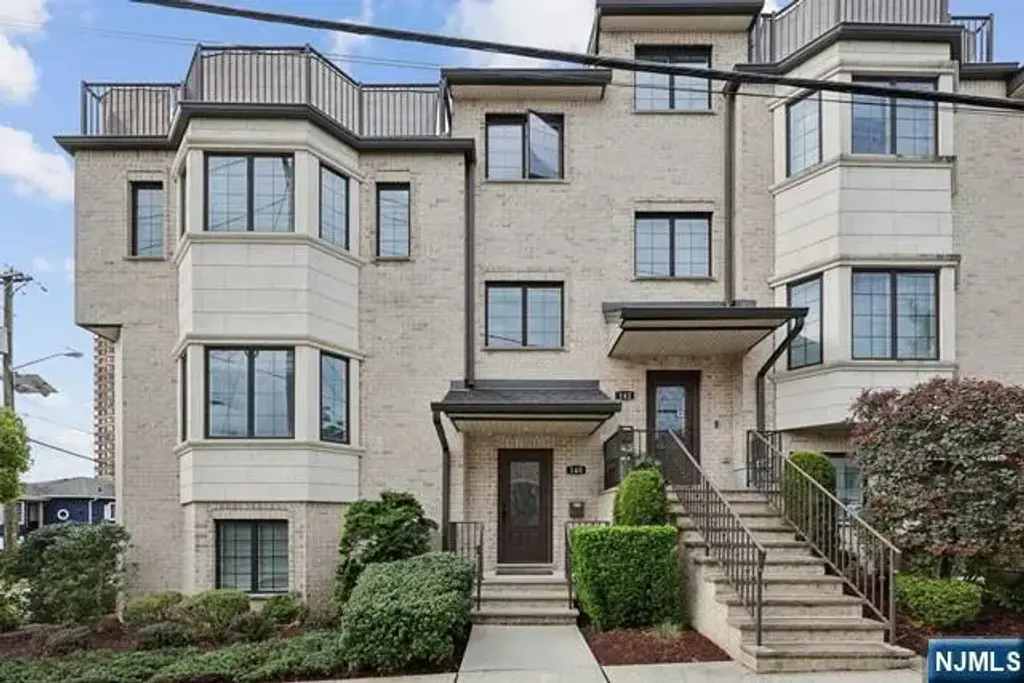 140 Cedar Street, Fort Lee