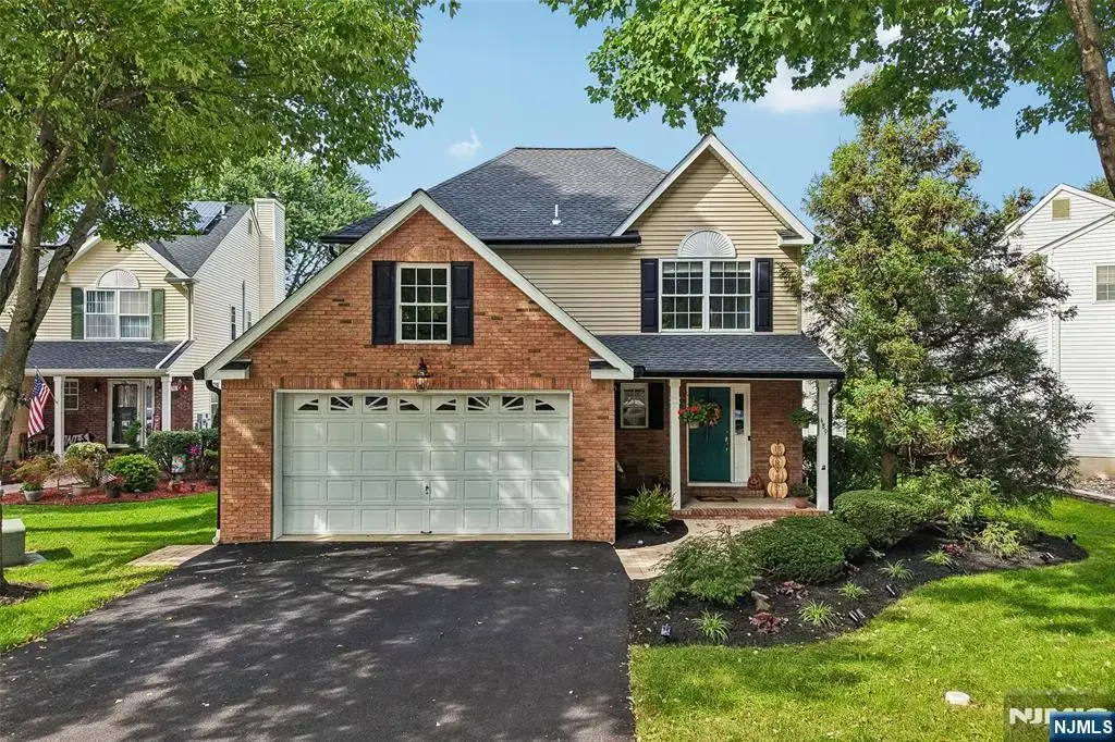 489 Adler Way, Paramus