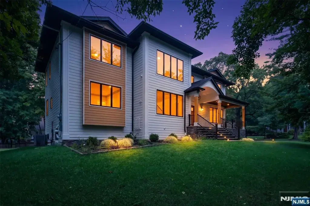 455 Sunset Avenue, Haworth