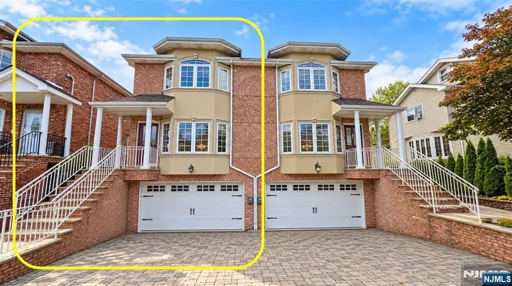 29 A Delia A, Palisades Park