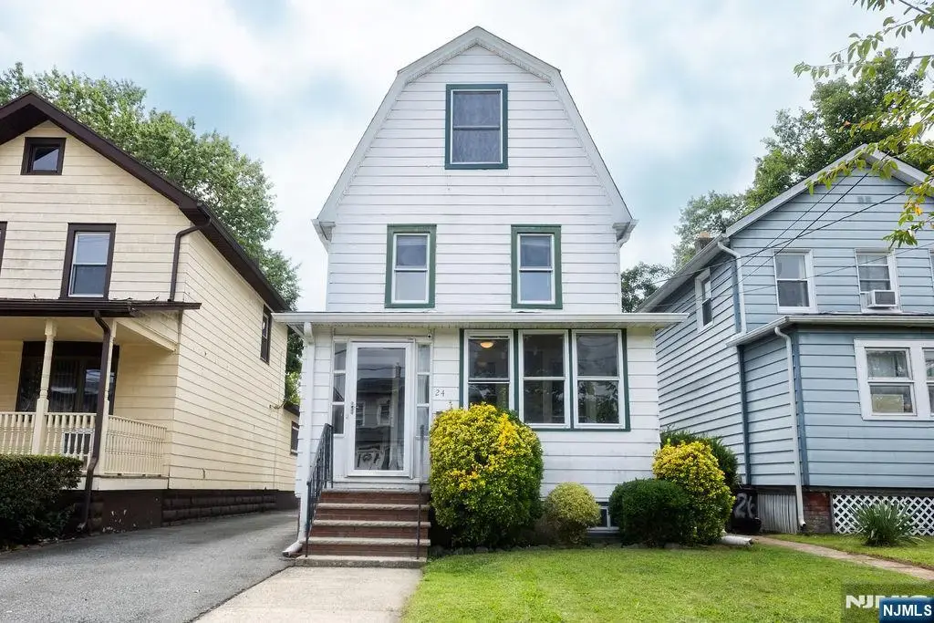 24 Maolis Avenue, Bloomfield