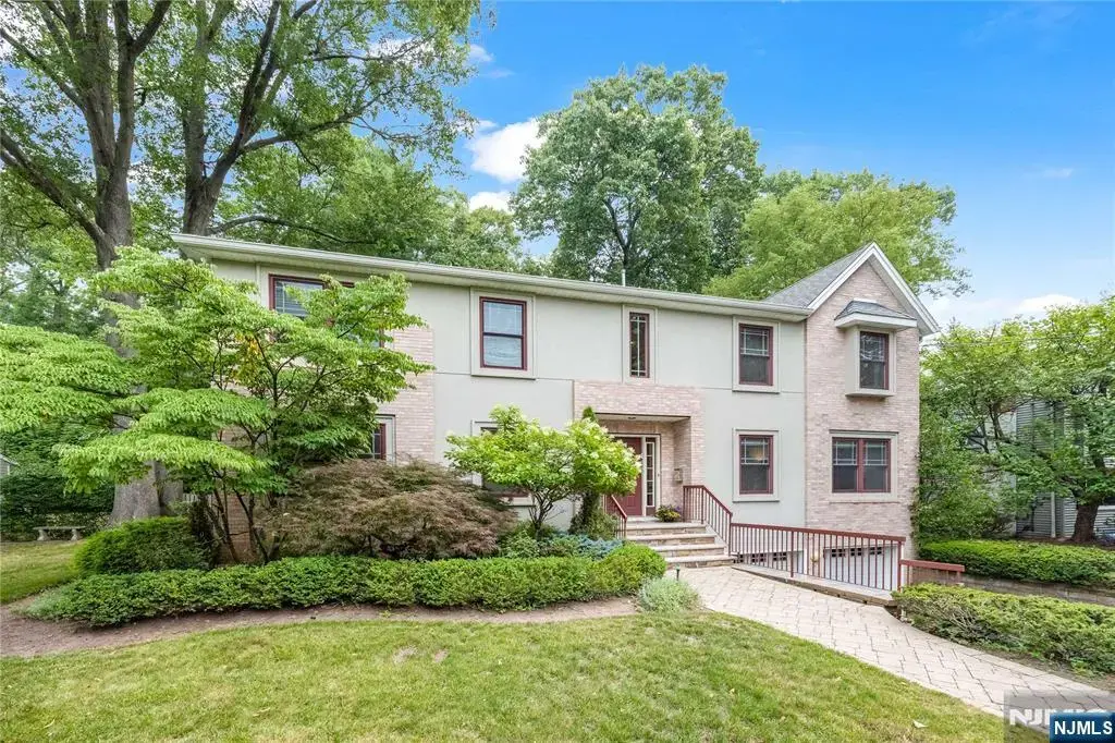 41 Downey Drive, Tenafly