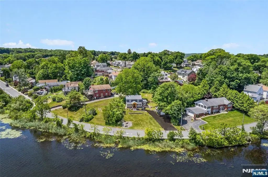 72 Koclas Drive, Netcong Borough