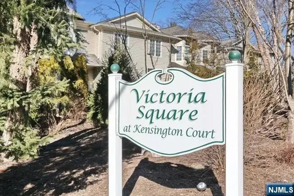 14 Kensington 14, Tenafly