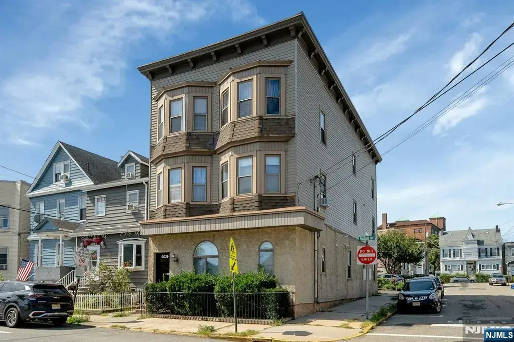 9039 Palisade Avenue 4, North Bergen