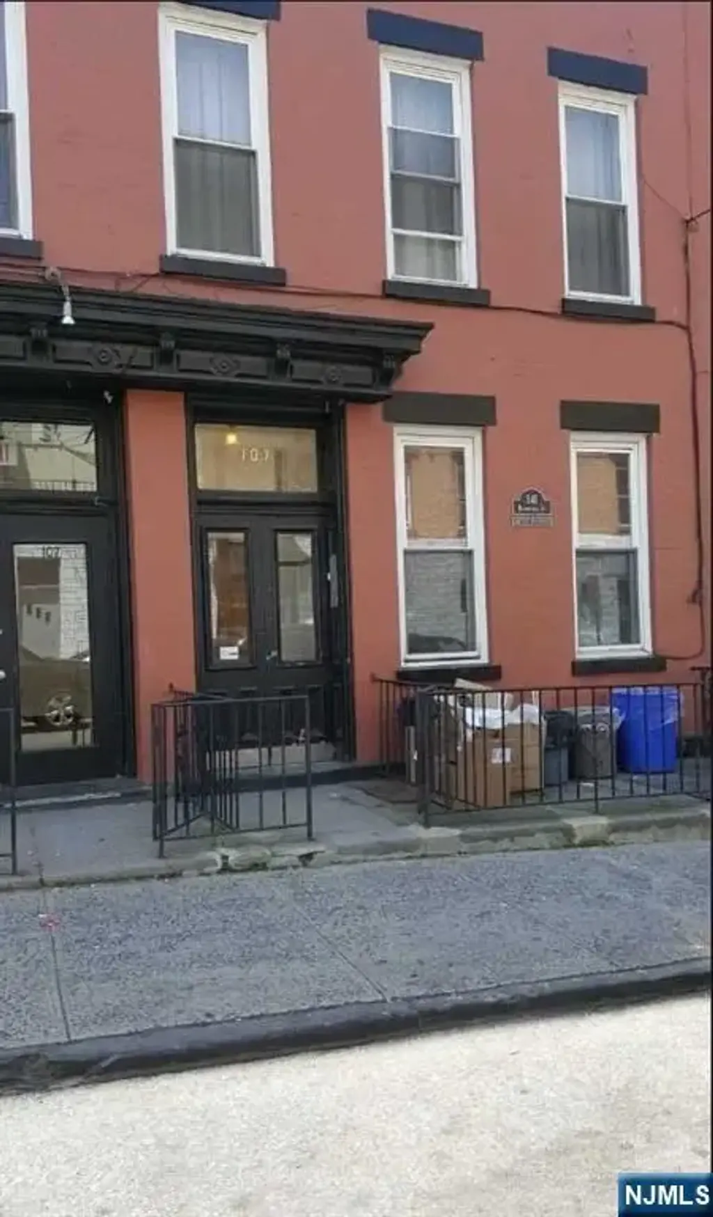 107 4th 1w, Hoboken