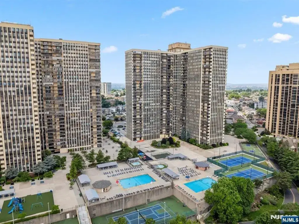 300 Winston, Cliffside Park