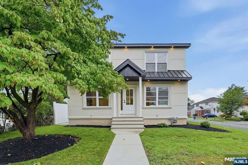 60 Lasalle Avenue, Hasbrouck Heights