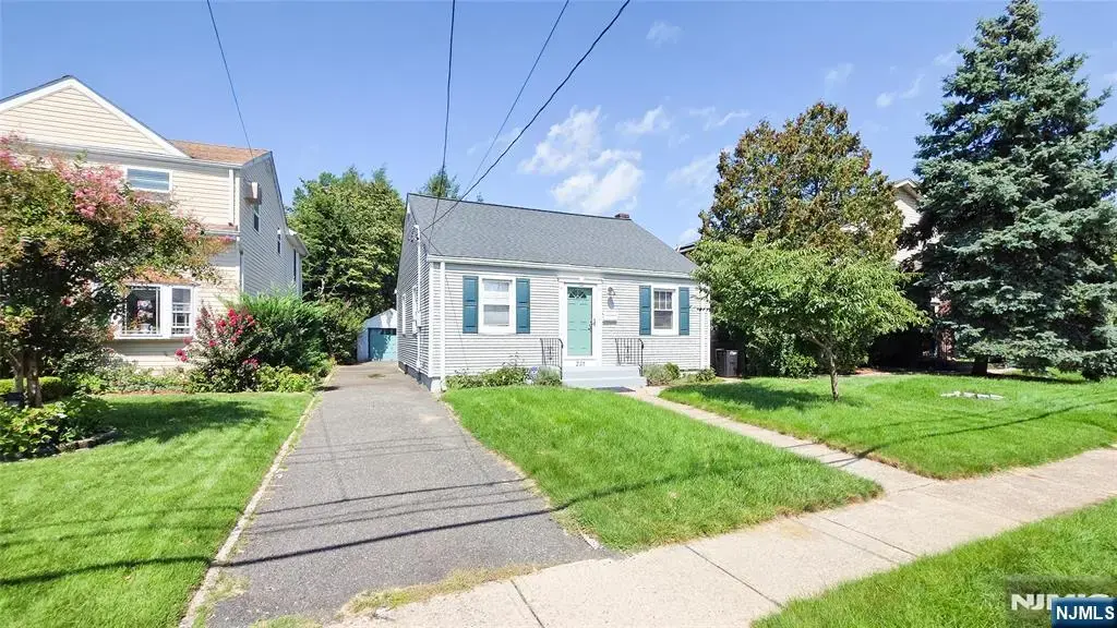 231 Linden Place, New Milford