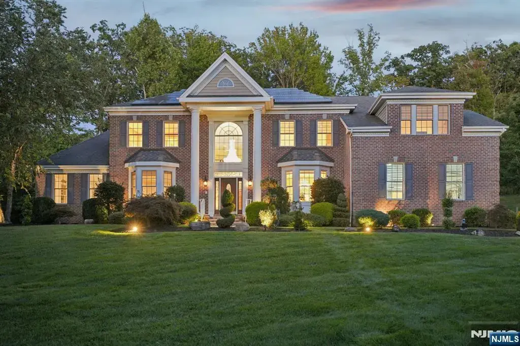 26 Arbor Road, North Caldwell