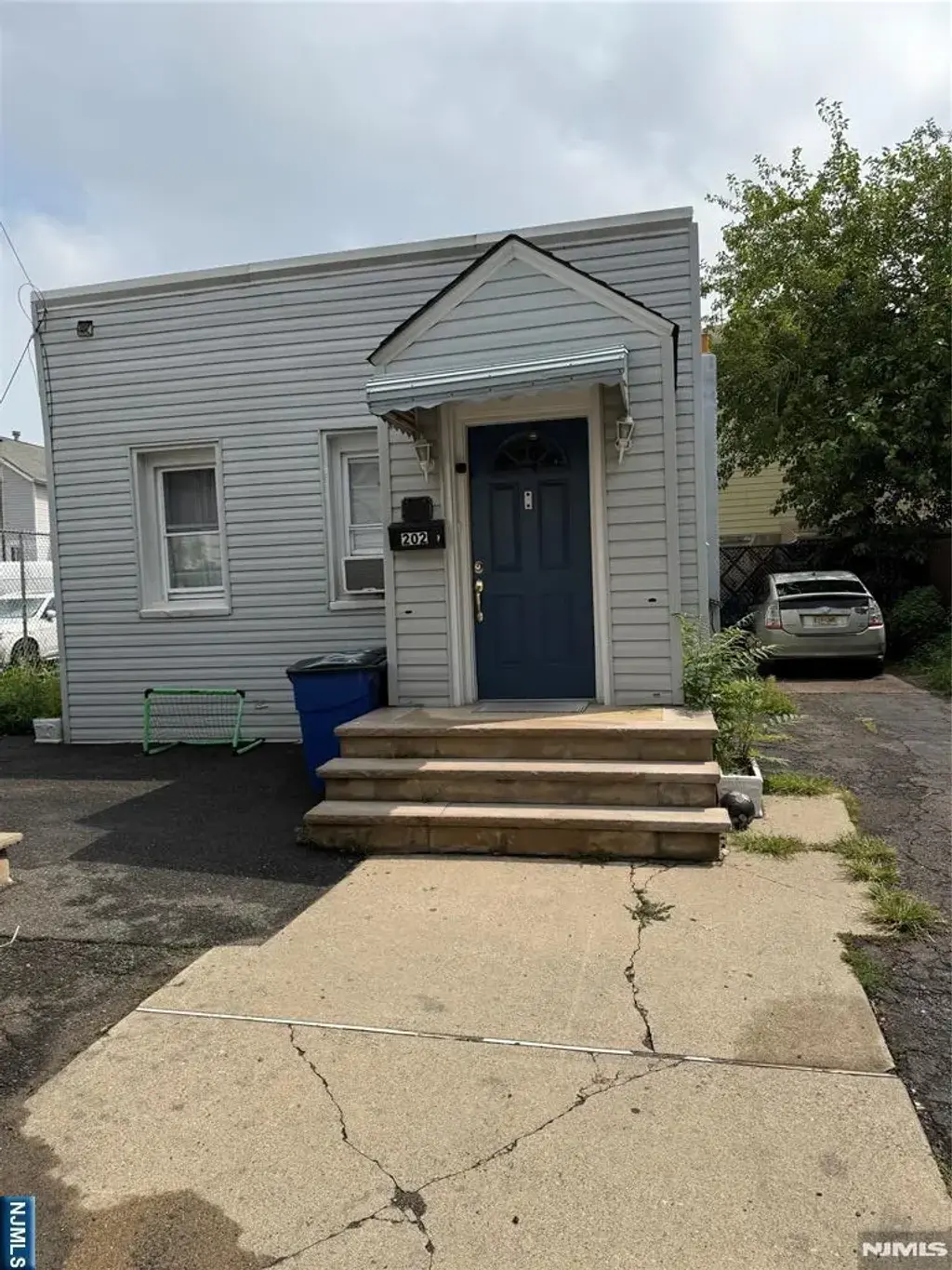 202 Midland, Garfield
