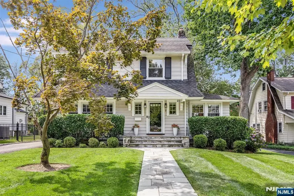 8 Berkeley Road, Maplewood