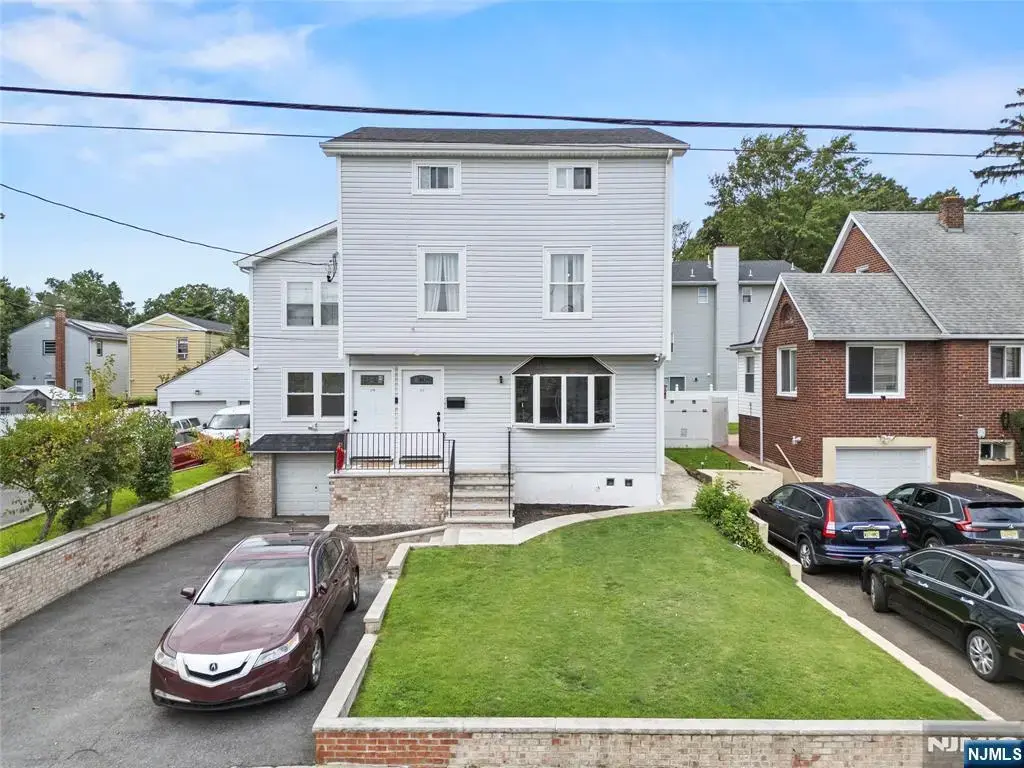 97 Cedar Hill, Belleville