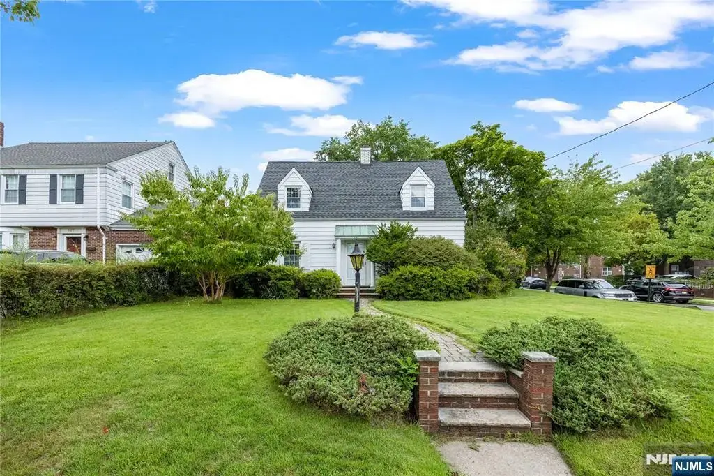 633 Prospect Avenue, Ridgefield