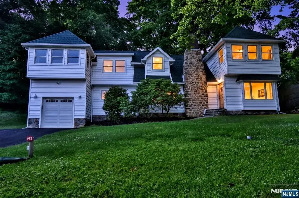 193 E Shore Trail, Sparta