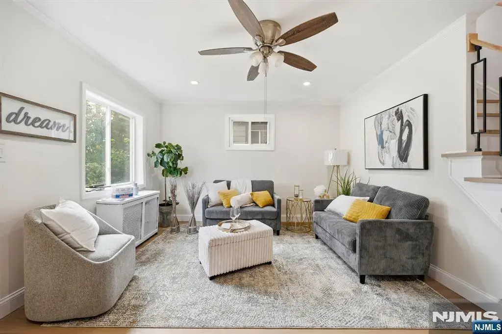 667 Allwood Road, Clifton
