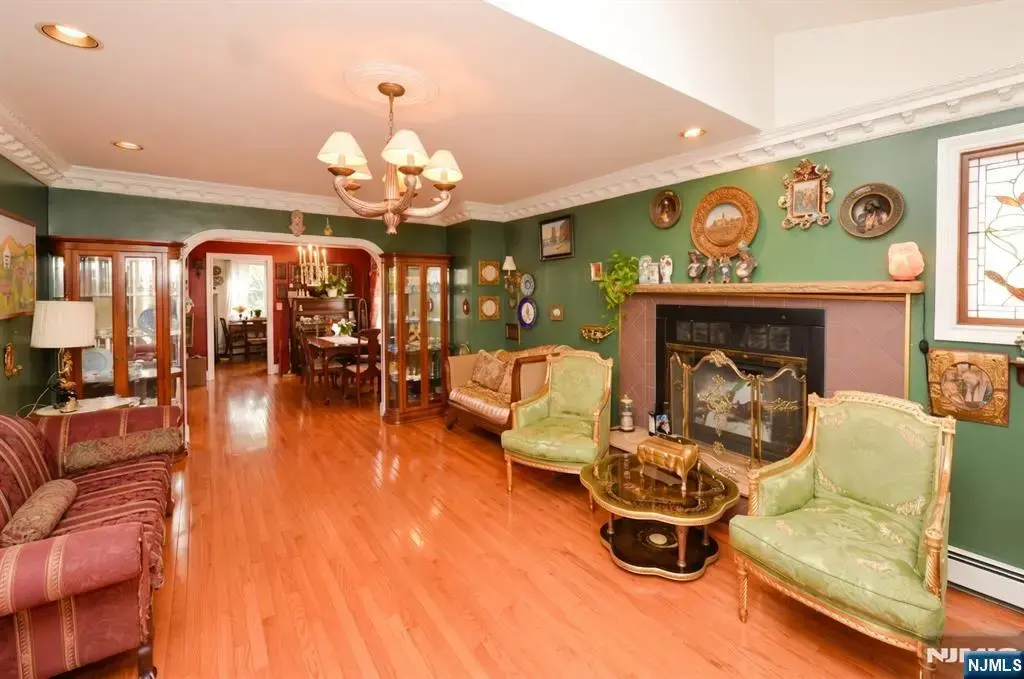 12-17 Roosevelt Place, Fair Lawn