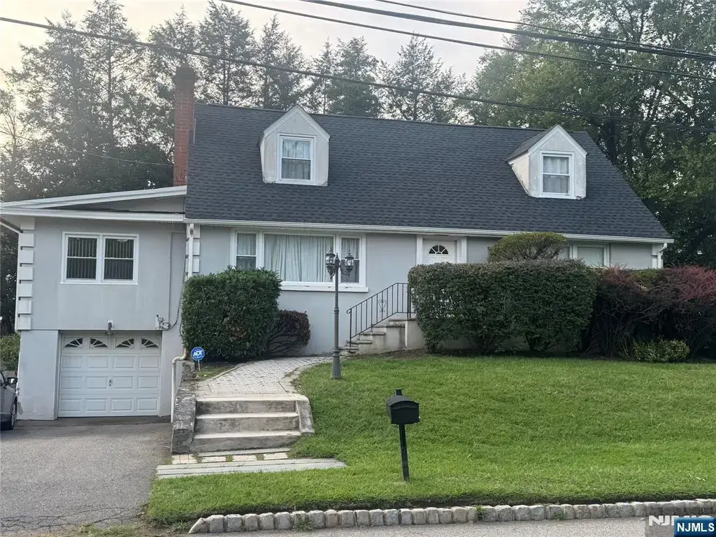 19 Debaun Avenue, West Caldwell