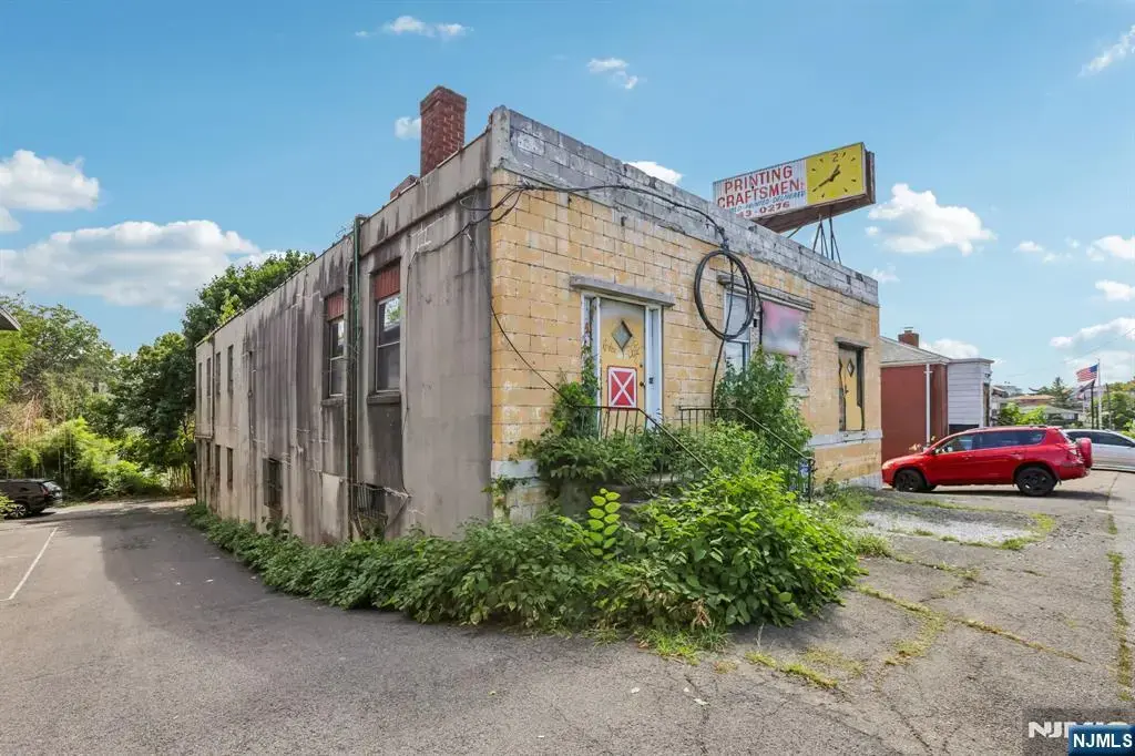 130 Bergen Boulevard, Fairview
