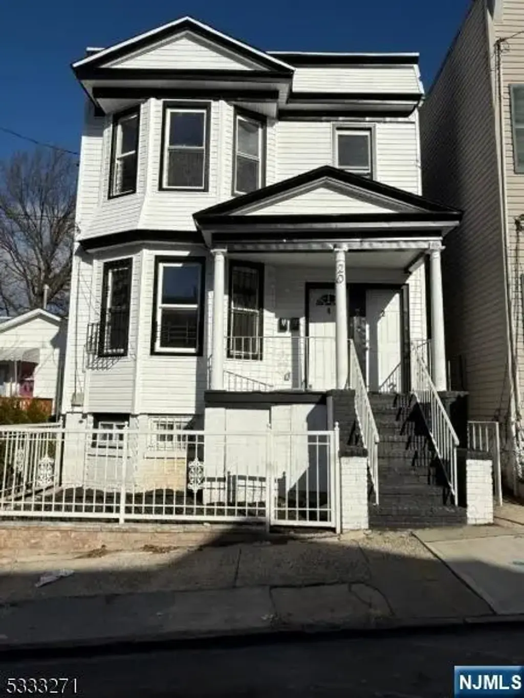 20 Montrose, Irvington