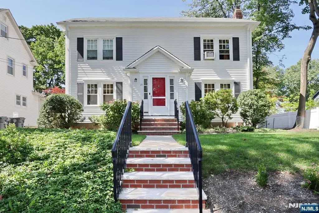 19 S Lyle Avenue, Tenafly