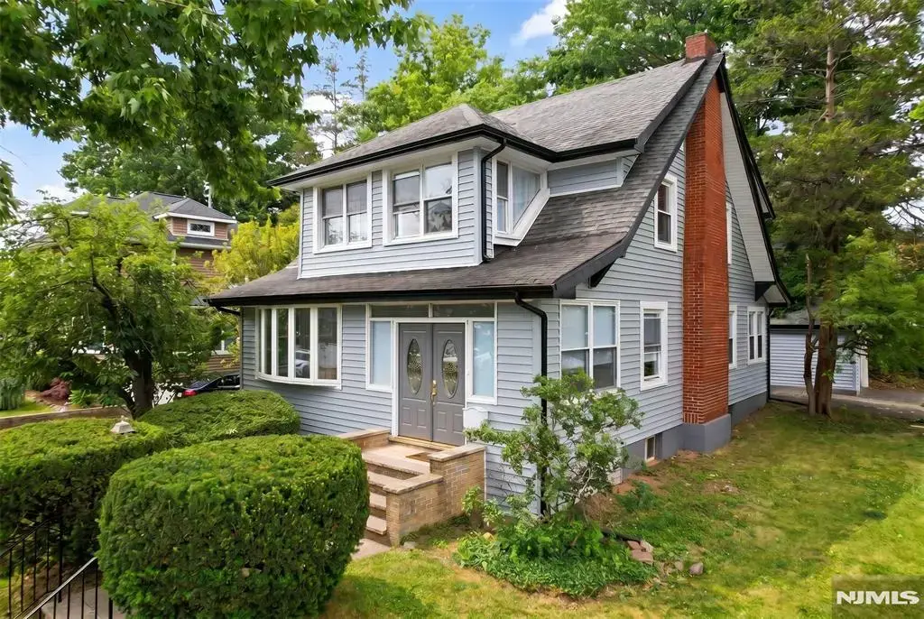933 Maple Avenue, Ridgefield