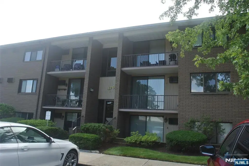 470 Liberty 202a, Little Ferry