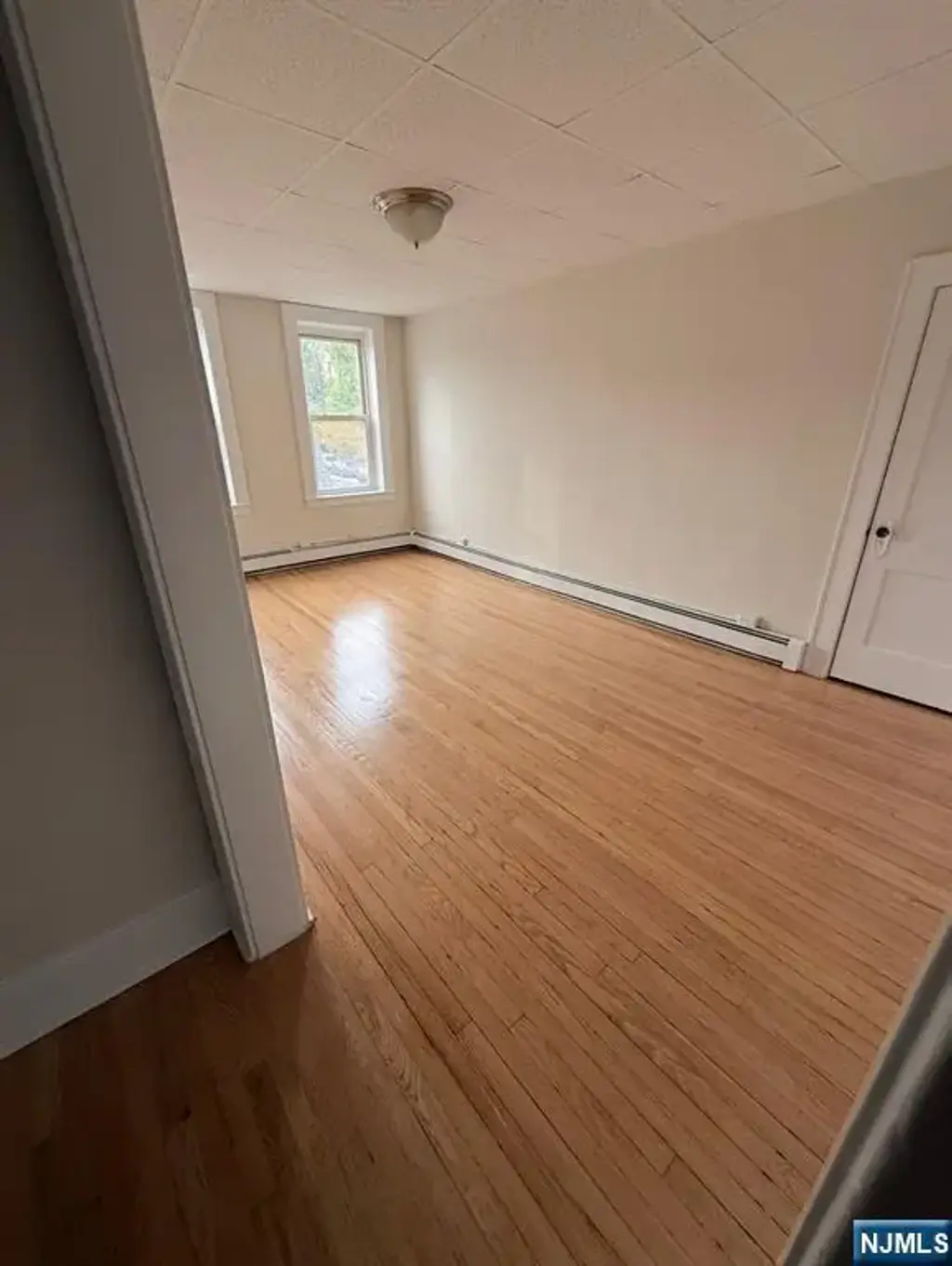 203 Davis 8, Kearny