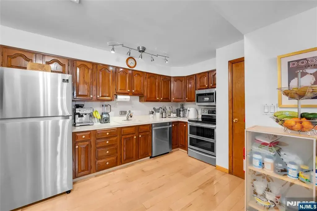 9249 Kennedy Boulevard 105, North Bergen
