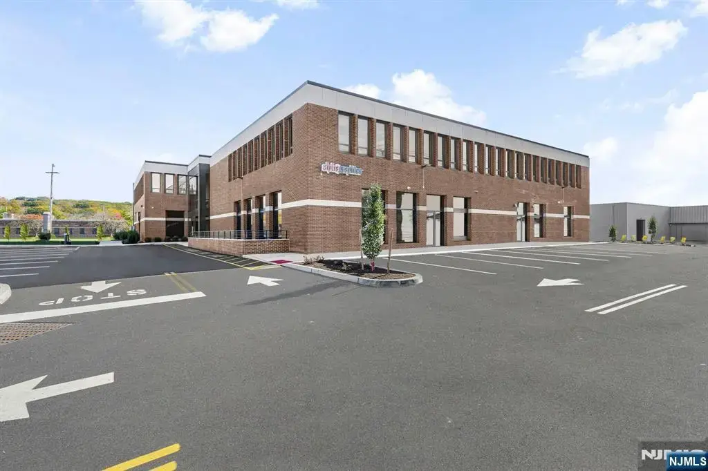 1 Lethbridge Plaza 31, Mahwah