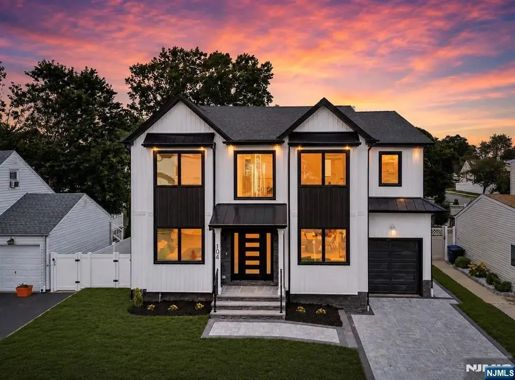 104 Highview Drive, Clifton