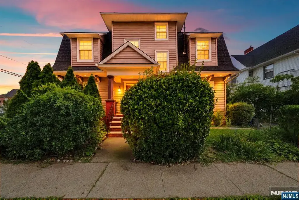 44 Vanderbeck Place, Hackensack