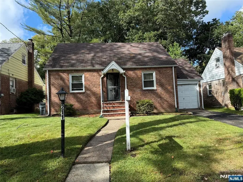 211 E Tryon Avenue, Teaneck