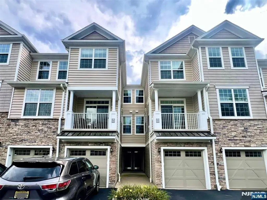 81 Autumn 20, Montvale