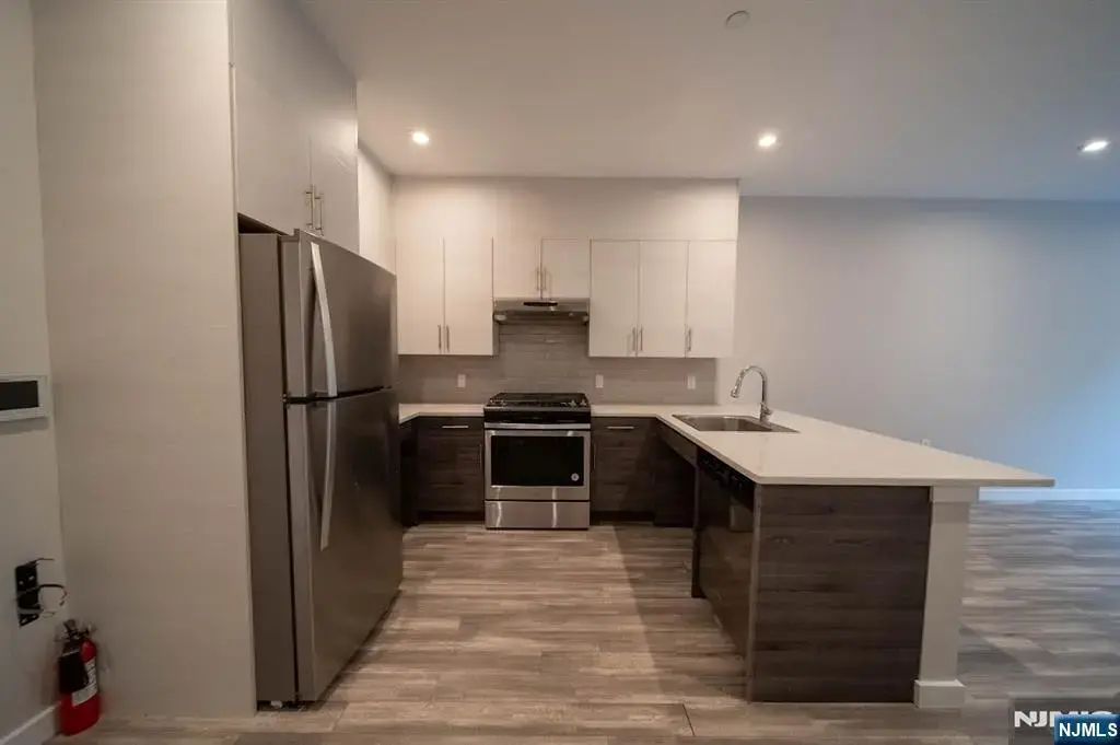 62 Broadway 202, Woodcliff Lake
