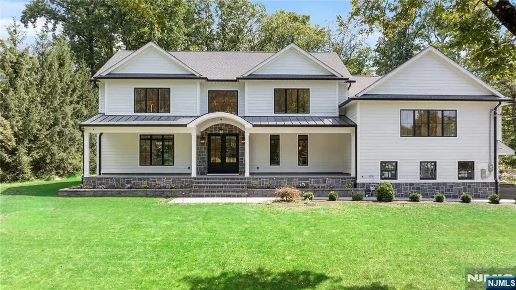 56 Clover Lane, Upper Saddle River