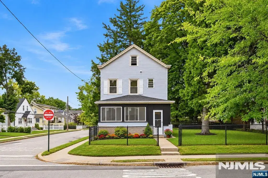 63 Wyckoff Avenue, Waldwick