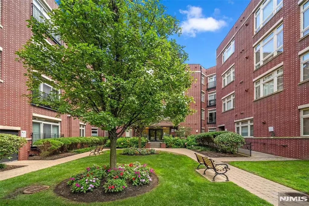 3310 Riverview Avenue 310, Englewood