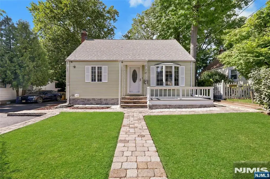 30 John Place, Bergenfield