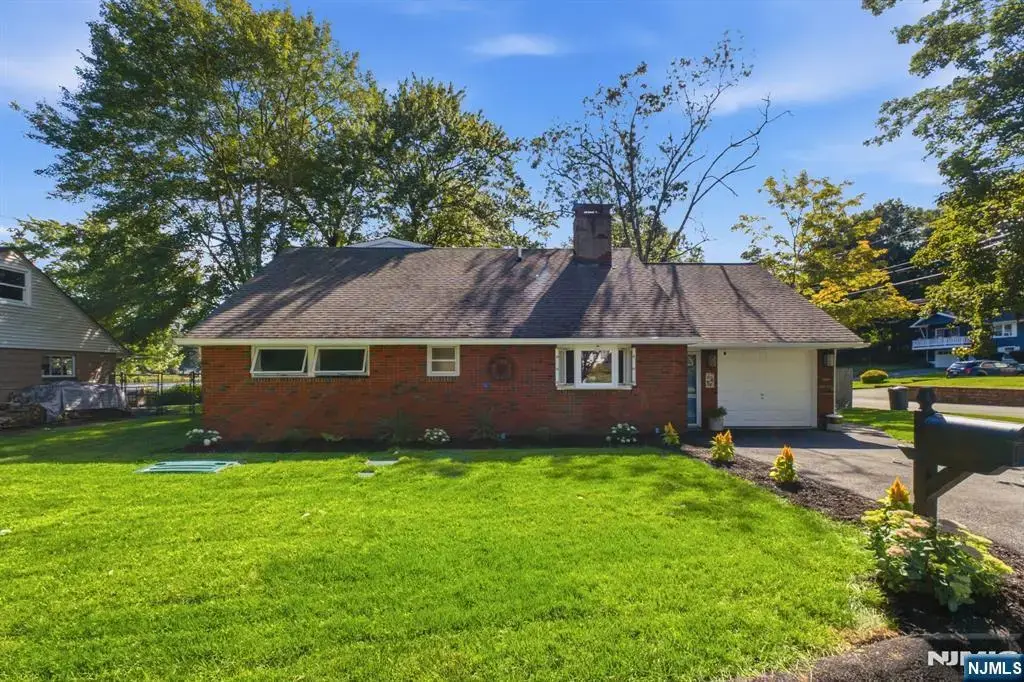 49 Oslo Drive, Rockaway Township