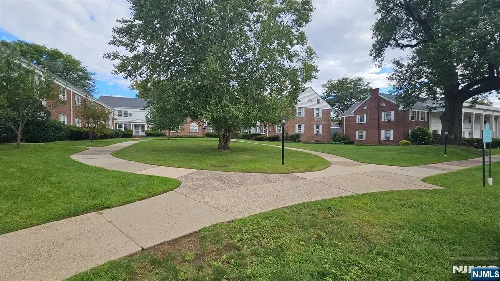 129 River Drive B, Elmwood Park