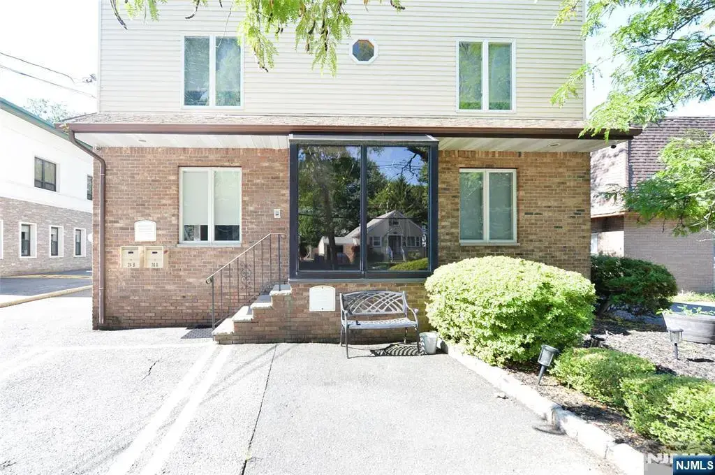 24 Farview Terrace, Paramus