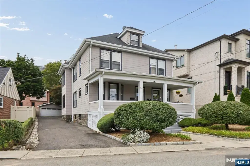 290 Columbia Avenue, Fort Lee